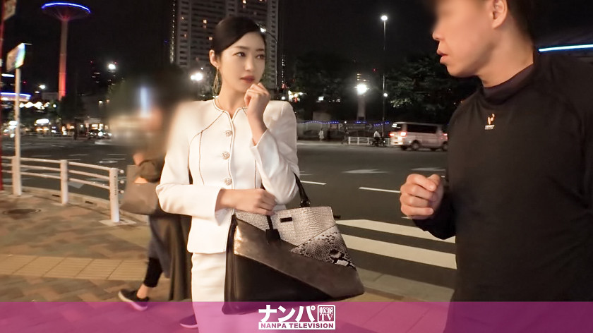 マジ軟派、初撮。1352 セックスレスで欲求不満な美人奥様がナンパ師のテクニックで発情!